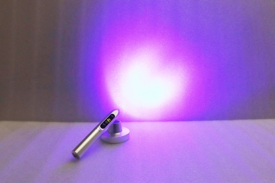 365nm High Power LED UV lampe de poche avec batterie rechargeable et sortie 5W
