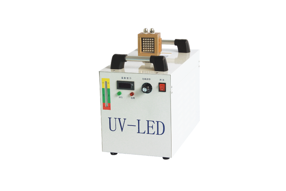 Éclairage UV LED compact et à haute intensité pour systèmes de distribution automatisés